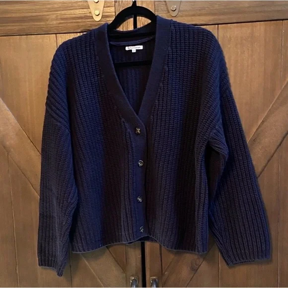 Reformation Maya Cotton Cashmere
Oversized Cardigan - Picture 6 of 9